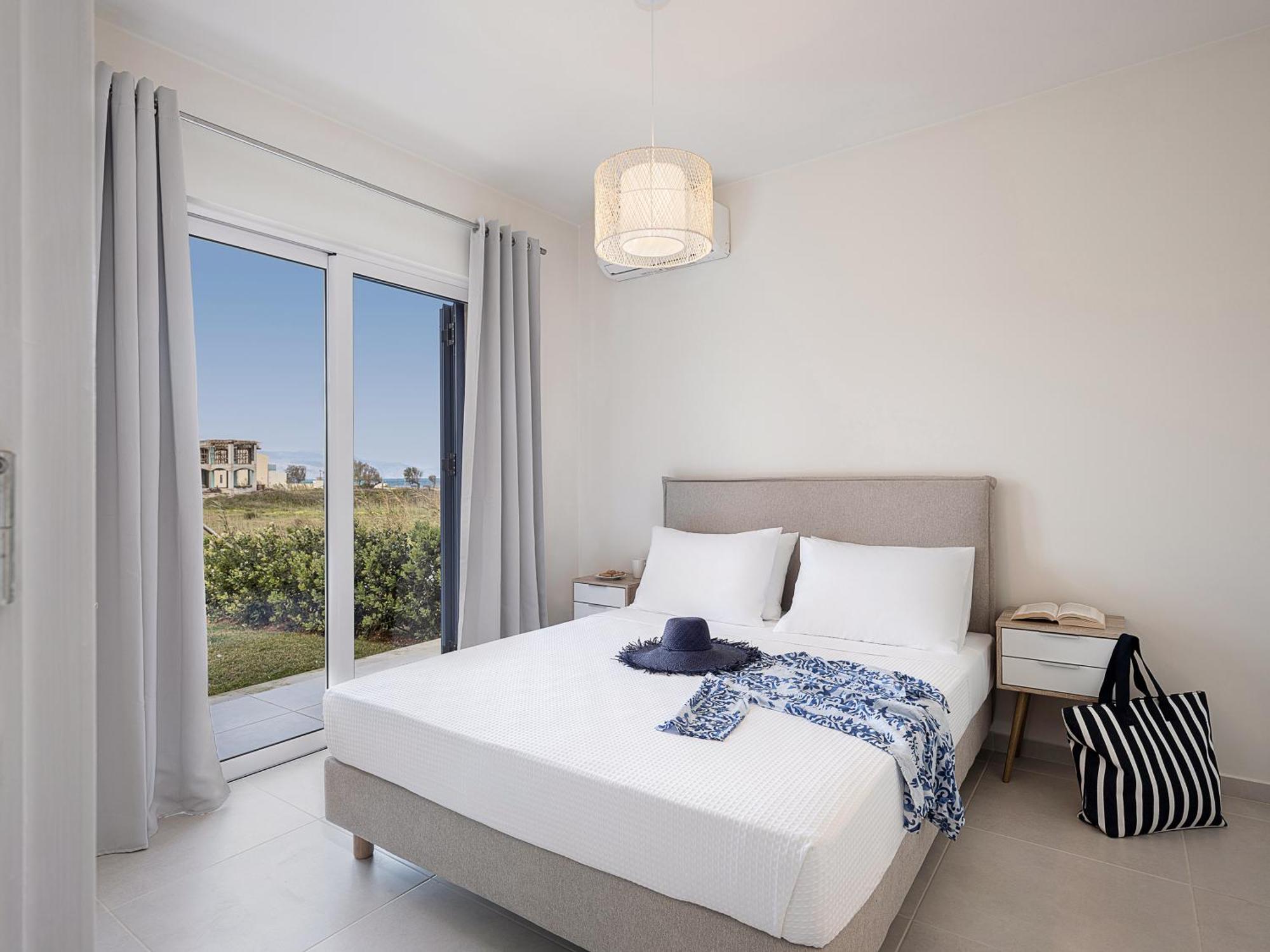 Resitour - Aphrodite Beachfront Pirgos Psilonerou Exterior photo