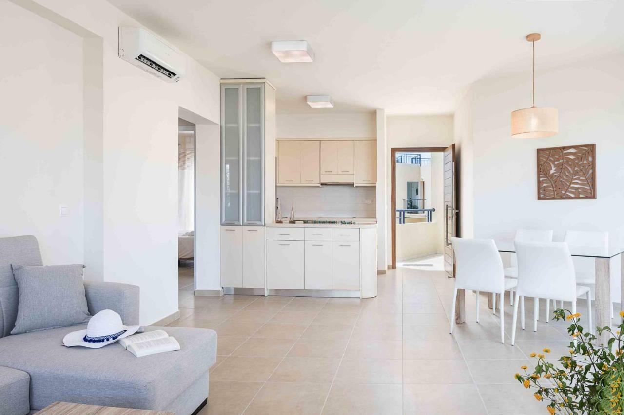Resitour - Aphrodite Beachfront Pirgos Psilonerou Exterior photo