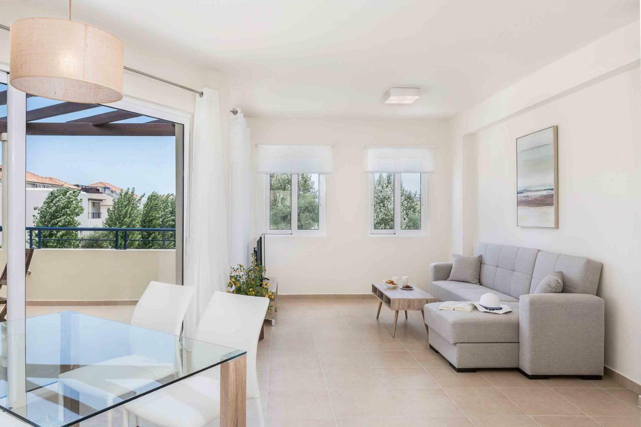 Resitour - Aphrodite Beachfront Pirgos Psilonerou Exterior photo